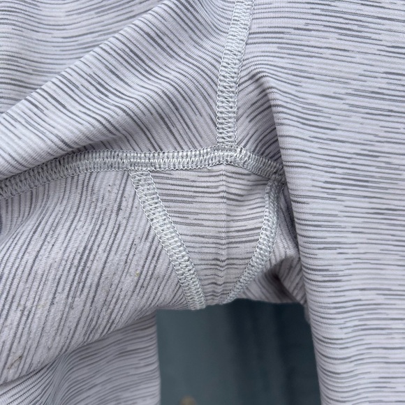 Lululemon crop wunder under, size 8 - Picture 10 of 10